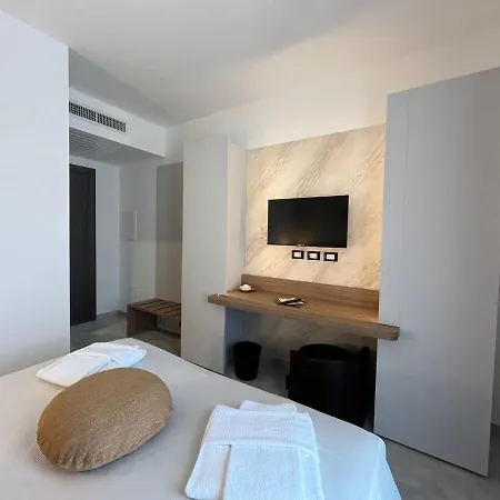 Glass Paradise 4* Catanzaro