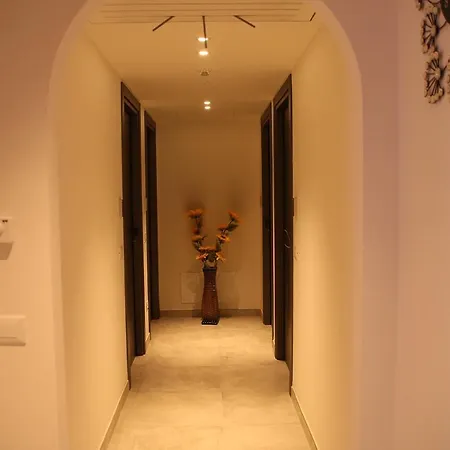 Glass Paradise Bed & Breakfast