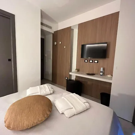 Glass Paradise Bed & Breakfast 4*