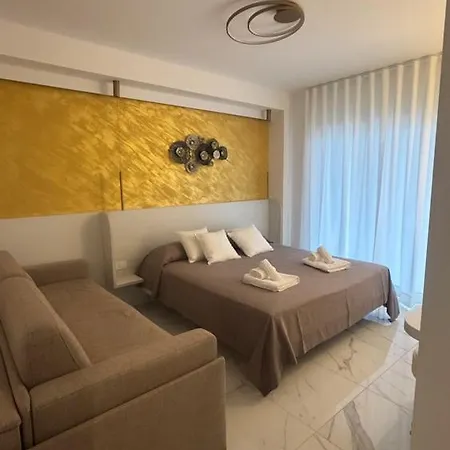 Glass Paradise Bed & Breakfast