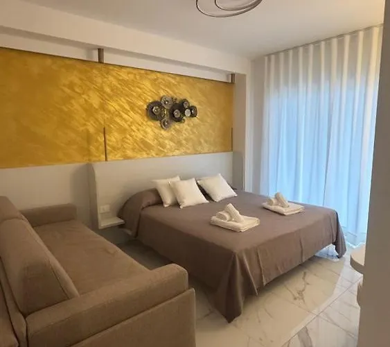 Glass Paradise Bed & Breakfast